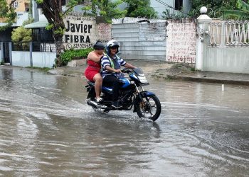 Lluvias causan inundaciones urbanas en el gran Santo Domingo