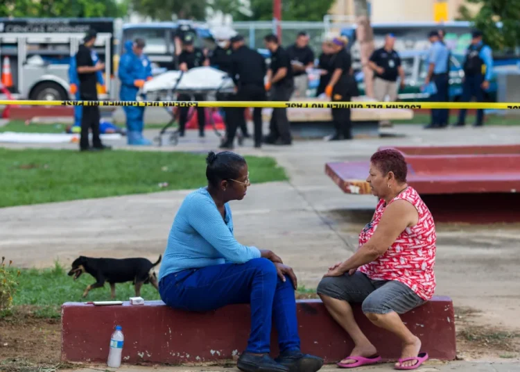 Matan a 6 personas a tiros y las calcinan en sendos sucesos en el norte de Puerto Rico