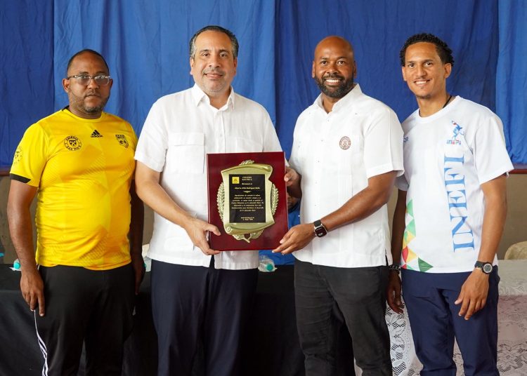 INEFI mejora instalaciones deportivas del Colegio San Pío X