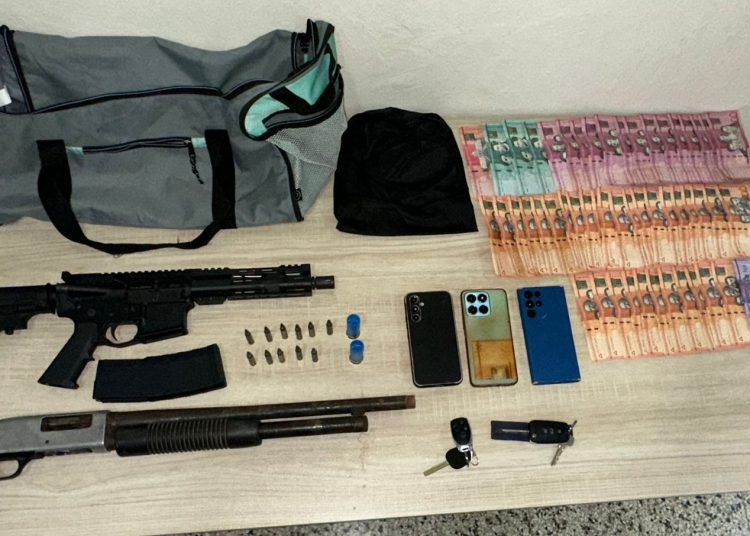 PN apresa hombre y mujer acusados de presuntos atracos y robo de pasola en SFM