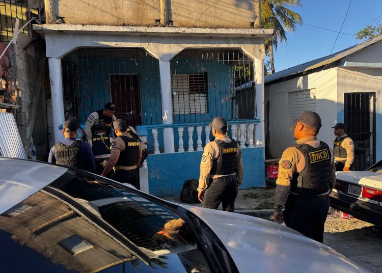 DNCD decomisa más de 783 mil gramos de drogas y 31 armas en abril
