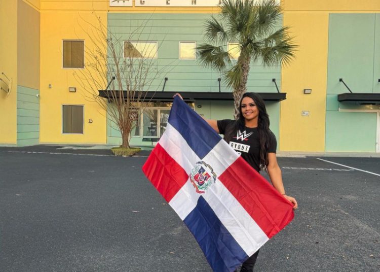 Luchadora dominicana firma con la WWE y da un paso histórico en su carrera