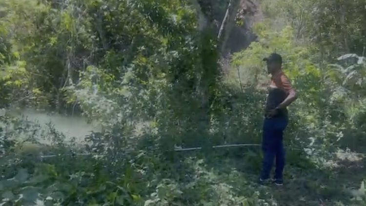 Derrumbe mantiene represado el río Quinigua y genera alarma en comunidades de Santiago