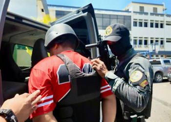Autoridades desmantelan red vinculada a narcocargamento frente a Pedernales; hay ocho detenidos