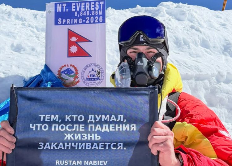 Hito histórico: alpinista ruso sin piernas conquista la cima del Everest
