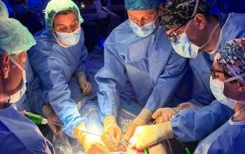 Médicos en España realizan cirugía fetal pionera en Europa