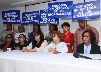 Bioanalistas exigen mejoras laborales y solicitan reunión con el presidente Abinader