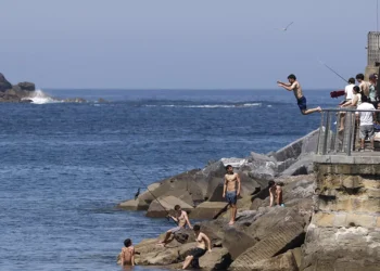 España suma una nueva jornada de altas temperaturas con avisos por calor y tormentas