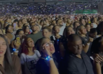 “Confieso” estremeció el corazón de los fans de Kany García en su concierto en RD