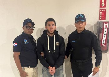 Interpol entrega a RD dos dominicanos extraditados desde España y Chile