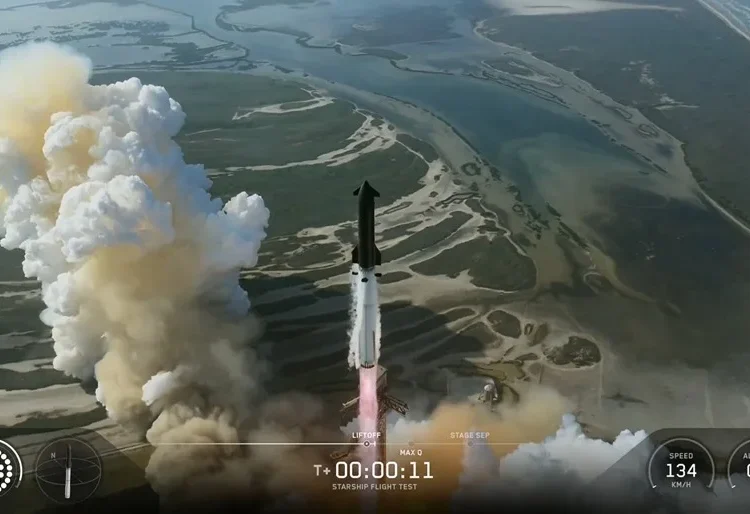 SpaceX completa el duodécimo vuelo de prueba del Starship V3 tras un intento fallido