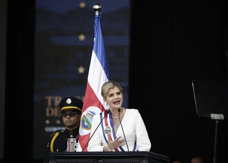 Costa Rica anuncia acciones internacionales por bloqueo comercial de Panamá