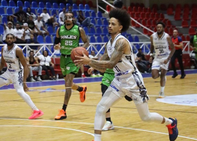Anderson García con triple doble en triunfo de Marineros ante Soles