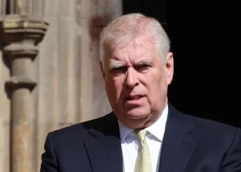 Policía británica aclara que investigación al expríncipe Andrés incluye una posible conducta sexual indebida