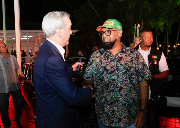 Abinader llega a Guyana para dar seguimiento a acuerdos en energía, comercio y seguridad alimentaria