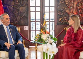 Abinader y presidenta electa de Costa Rica conversan sobre comercio y cooperación regional