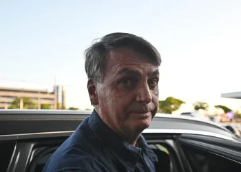 Bolsonaro es internado en un hospital de Brasília para una cirugía en el hombro