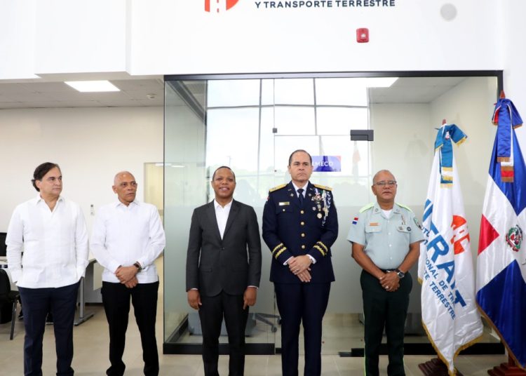 Intrant inaugura nueva oficina de licencias en Santo Domingo Oeste