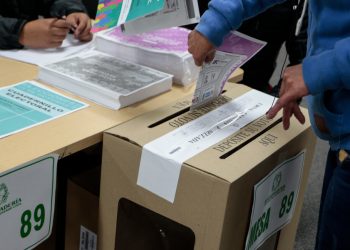 Los colombianos, listos para ir a las urnas y votar por el sucesor del presidente Petro
