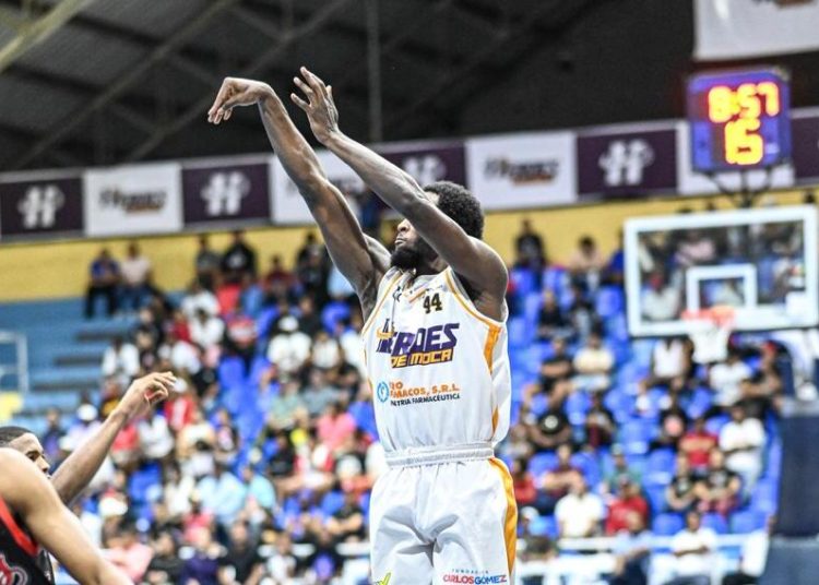 Héroes ganan y clasifican a la fase de eliminación