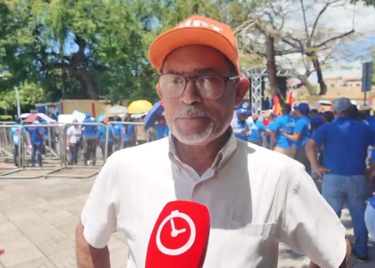 Ciudadanos dicen Día del Trabajador les encuentra “desprotegidos y con sus derechos amenazados”