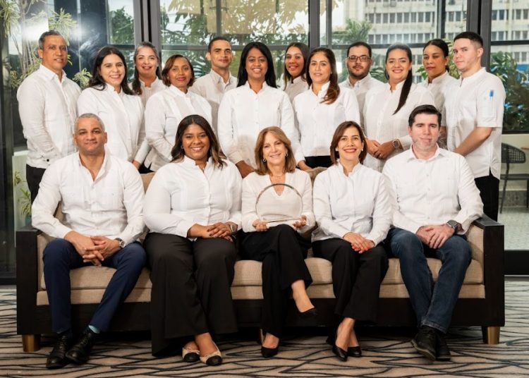 Hotel Santiago, Curio Collection by Hilton, recibe reconocimientos internacionales por su servicio