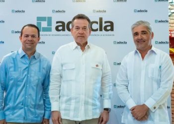MIVHED presenta en La Altagracia avances para modernizar proceso de permisología en construcción