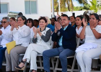 Raquel Peña encabeza inauguración del remozado Hospital Municipal Srta. Elupina Cordero en Sábana de la Mar