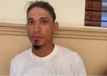Joven denuncia agresión policial tras persecución en SFM