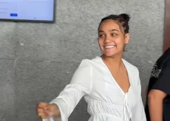 “Te amo mami”: Masha pronuncia emotivas palabras antes de audiencia por porte ilegal de armas