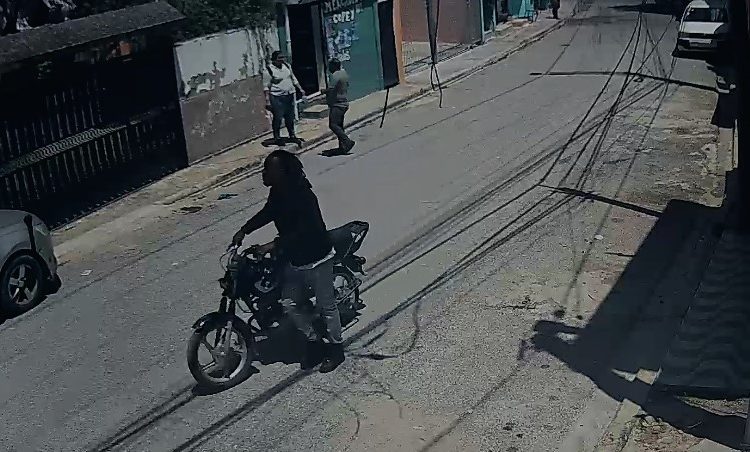 Mujer denuncia persecución y amenazas constantes de su expareja en SDE