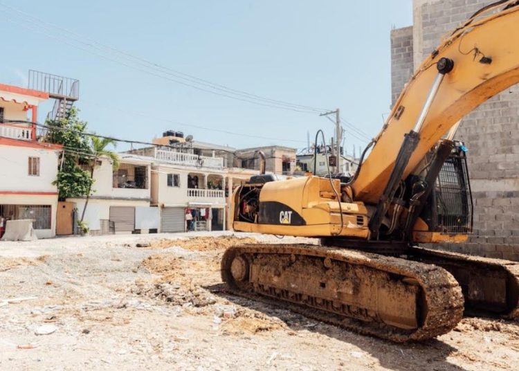 MIVHED avanza en transformación de Los Praditos con finalización de demoliciones en calle 9 y 11