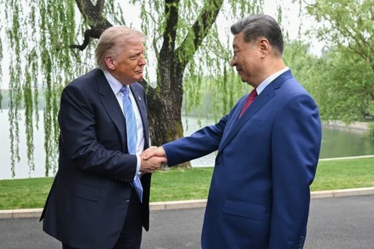 Trump se olvida de la guerra comercial para hacer negocios con su «amigo» Xi en China