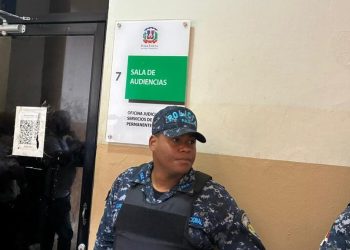 Trasladan a audiencia hombre acusado de matar a mordidas hijastra de 8 meses en San Cristóbal