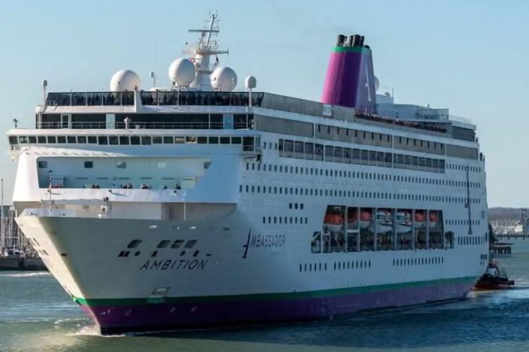 Confirman brote de gastroenteritis en el crucero de Burdeos con 1.700 personas confinadas
