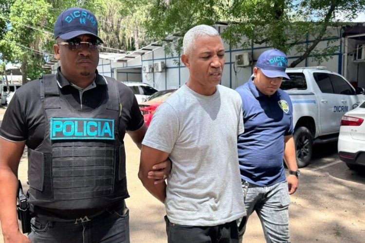 Cae “El Sureño”, acusado de liderar robos de motocicletas en Santiago; recuperan 16 motores