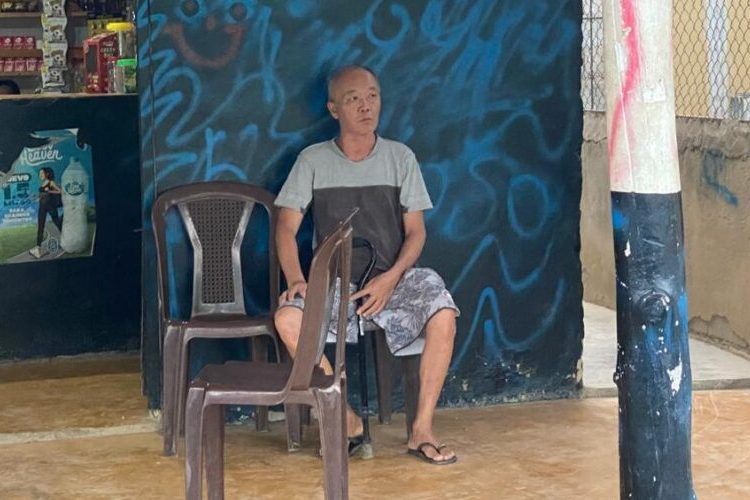 Chino en Santiago pide ayuda a embajada para regresar a su país tras vivir en extrema pobreza