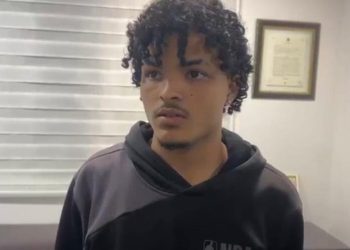 Se entrega joven acusado de recibir más de RD$200 mil en presunta estafa electrónica en Higüey