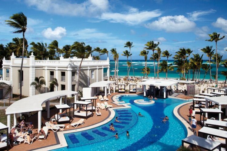 “Aquí lo aprendimos todo”: la apuesta de RIU por Dominicana, donde consolidó su visión turística internacional