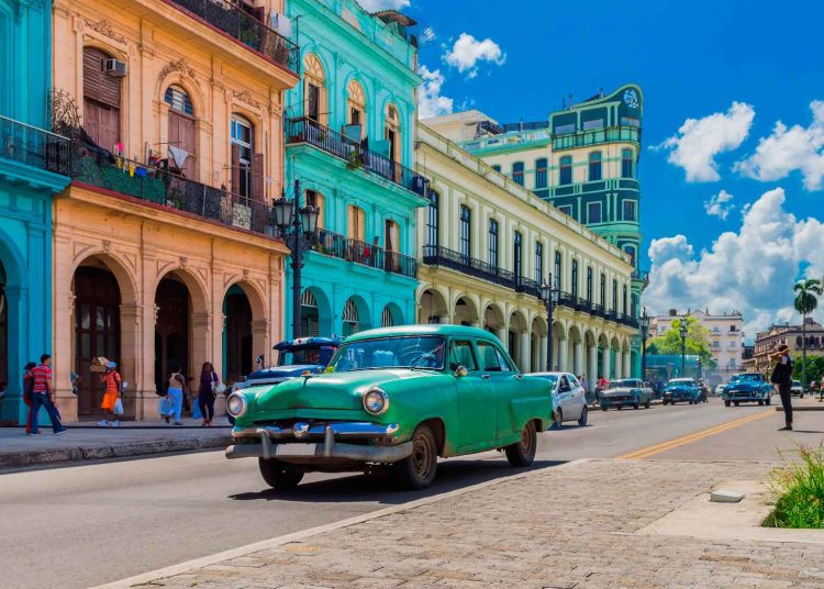 El turismo a Cuba cae en 2026 casi un 56 % tras un abril con apenas 30.000 visitantes
