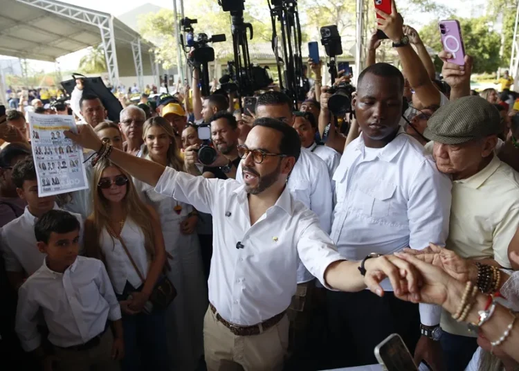 Abelardo de la Espriella lidera la votación en Colombia con el 62,64 % de las mesas contabilizadas