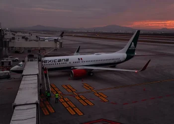 EE.UU. acuerda con México medidas para fortalecer el transporte aéreo entre ambos países