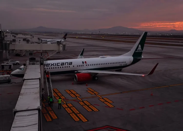 EE.UU. acuerda con México medidas para fortalecer el transporte aéreo entre ambos países