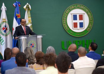 UNPHU realiza cátedra magistral sobre la configuración jurídica del Estado dominicano