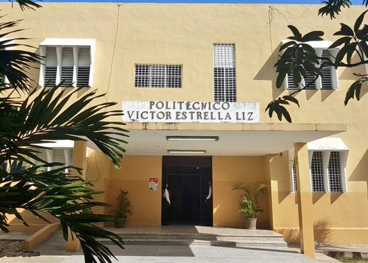 Surgen nuevos testimonios de presunta agresión sexual contra docente del Politécnico Víctor Estrella Liz