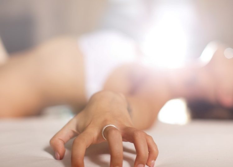 Cómo es la técnica que promete orgasmos de 30 minutos
