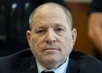 Harvey Weinstein se queja de dolor de pecho mientras el jurado de su caso empieza a deliberar