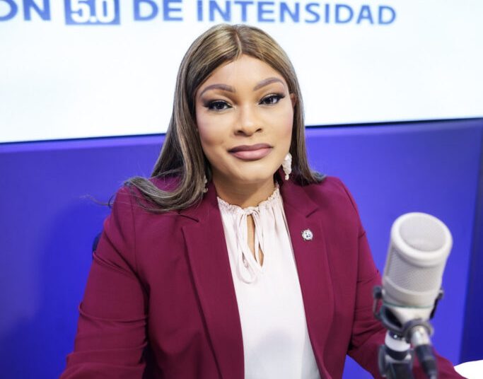 El PRM no ha perdido nada»: Diputada Altagracia de los Santos califica a Antonio Taveras como «figura decorativa