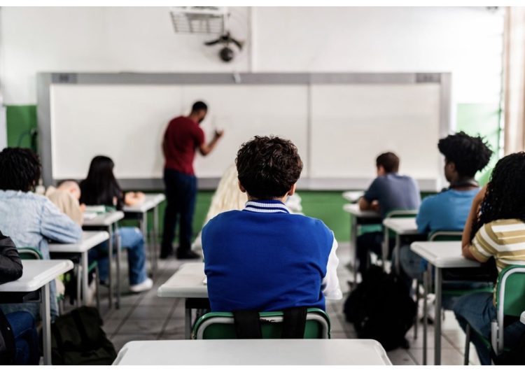 Singapur autoriza castigo con golpes a estudiantes por casos graves de bullying