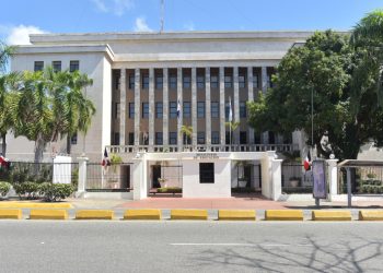 Uso regulado de celulares en escuelas recibe respaldo de comunidad educativa y familias